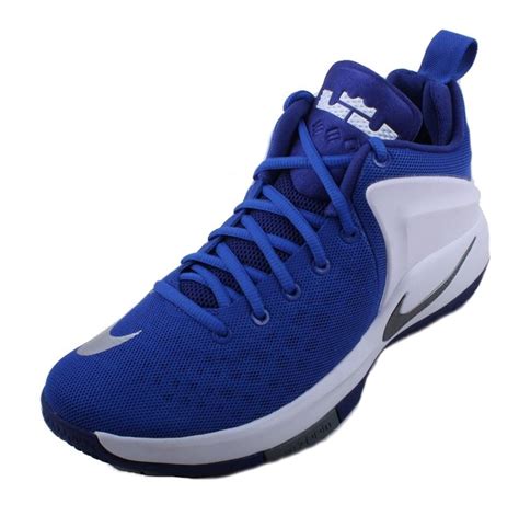 Our trainers give the traction you need to maximise performance. . Basketball shoes nike